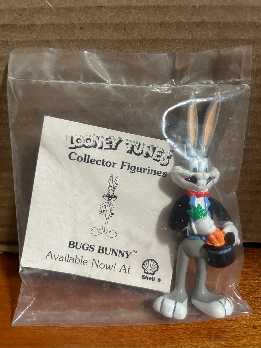 Warner Bros. Looney Tunes Bugs Bunny Figurine - Gray, Black, Orange